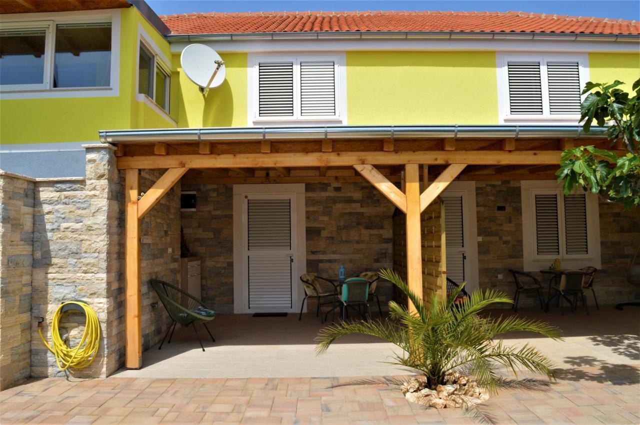 Studio Apartments Luka Biograd - Benkovac Exterior foto