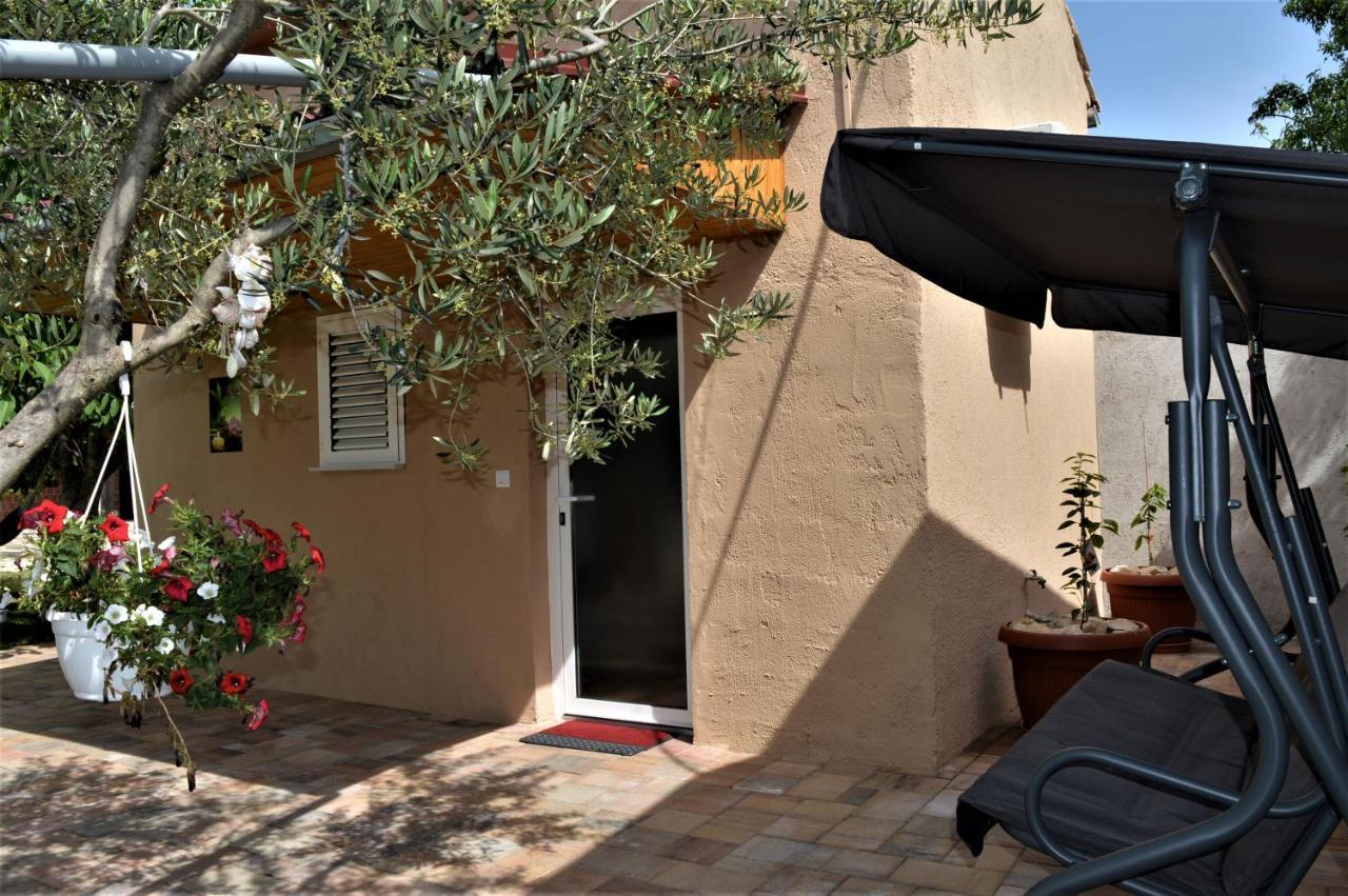Studio Apartments Luka Biograd - Benkovac Exterior foto